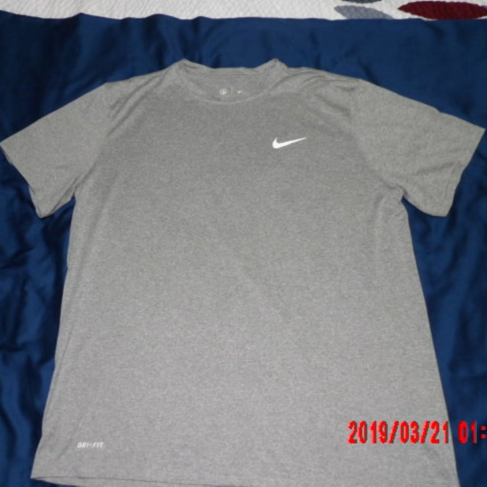 Nike tee - Picture 5 of 8